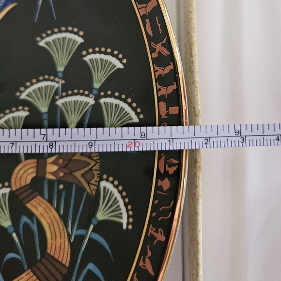 Vintage Tutankhamun collector plate. - Picture 3 of 5